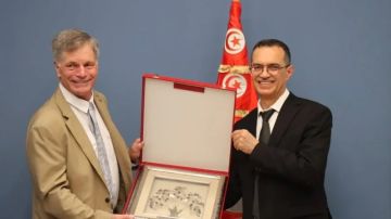 وزير الفلاحة يستعرض مع حاكم ولاية أمريكية آفاق التعاون الفلاحي