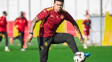 أخبار الترجي الرياضي  ...«بوميل» يعد بقلب الطاولة على صن داونز وغضب على «ساس»