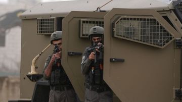 الاحتلال يشن حملة اعتقالات في مخيم شمال القدس