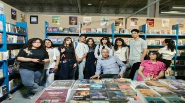  في معرض الكتاب.. ادباء ومبدعون ومشاهير يتوافدون على حفل توقيع مواسم الريح للامين السعيدي