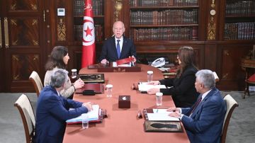 الترفيع في الأجور وانتداب المعطلين محور اجتماع وزاري باشراف رئيس الجمهورية