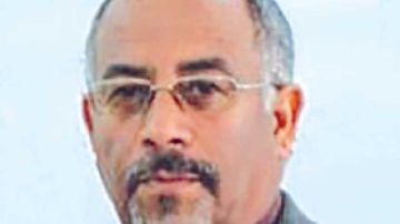 سر الكرسي البني