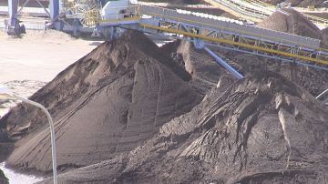 تأخر في صرف الأجور ، مطالبة رئاسة الحكومة بالتدخل وجلسة طارئة بالبرلمان .. ماذا يحدث في شركة فسفاط قفصة؟