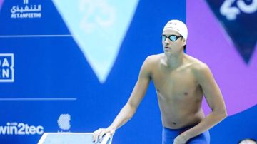 سباح تونسي يشعل المنافسة ويحصد الذهب عن جدارة في المسابح الفرنسية