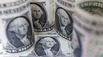 هدنة ترمب تهوي بالدولار إلى أدنى مستوياته