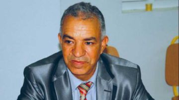 قصة....طيف من البلاستيك قصة....طيف من البلاستيك