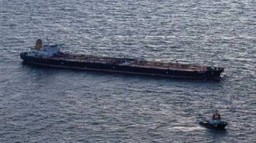 إيران تعلن إعادة إغلاق مضيق هرم