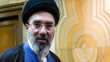 رويترز: خامنئي أمر بإبقاء اليورانيوم عالي التخصيب داخل إيران رويترز: خامنئي أمر بإبقاء اليورانيوم عالي التخصيب داخل إيران