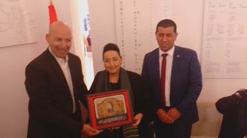 جندوبة .. ادارة مهرجان بلاريجيا الدولي تكرم وزيرة الثقافة جندوبة .. ادارة مهرجان بلاريجيا الدولي تكرم وزيرة الثقافة