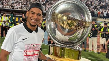 سيف الدين الجزيري يواصل صناعة المجد مع الزمالك المصري سيف الدين الجزيري يواصل صناعة المجد مع الزمالك المصري