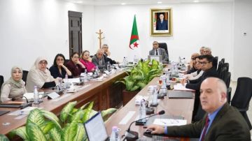 تونس والجزائر تناقشان مقترحا لإنجاز محطة كهرباء بطاقة 1400 ميغاواط تونس والجزائر تناقشان مقترحا لإنجاز محطة كهرباء بطاقة 1400 ميغاواط