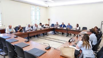 لجنة الحقوق والحريات بالبرلمان تدعو إلى مزيد التشاور بخصوص قانون الجمعيات لجنة الحقوق والحريات بالبرلمان تدعو إلى مزيد التشاور بخصوص قانون الجمعيات