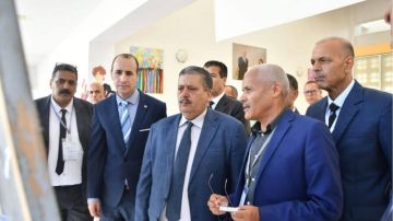 وزير التربية يزور مركزي إصلاح الاختبارات الكتابية للباكالوريا والتجميع والتوزيع بسليانة