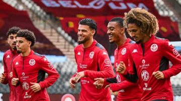 شكل علامة سوداء في كأس العالم ...منتخب وطني ....بلا حس وطني شكل علامة سوداء في كأس العالم ...منتخب وطني ....بلا حس وطني