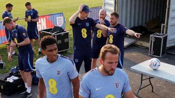 سرقة معدات منتخب إنقلترا تثير الجدل في كأس العالم سرقة معدات منتخب إنقلترا تثير الجدل في كأس العالم
