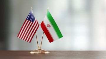 واشنطن وطهران تتفقان على وقف الهجمات واستئناف المحادثات