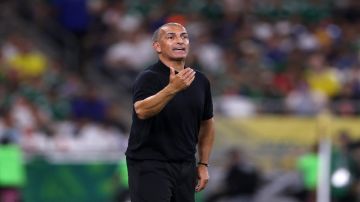 صحفيون تونسيون في المكسيك.. اللموشي يمنع الكبير من الاشراف على تدريب المنتخب
