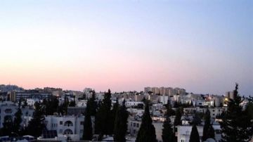 ليل الخميس: طقس صاف إلى قليل السحب ليل الخميس: طقس صاف إلى قليل السحب