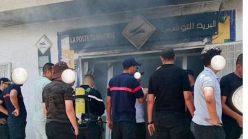 الرديف: السيطرة على حريق بمكتب البريد الرديف: السيطرة على حريق بمكتب البريد