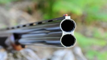 حفوز: إصابة فنان شعبي بـطـلق نـاري على وجه الخطأ خلال حفل زفاف حفوز: إصابة فنان شعبي بـطـلق نـاري على وجه الخطأ خلال حفل زفاف
