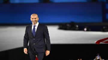 ليكيب تكشف موعد تقديم زين الدين زيدان مدربا لفرنسا ليكيب تكشف موعد تقديم زين الدين زيدان مدربا لفرنسا