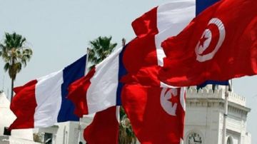تونس تستدعي السفيرة الفرنسية وتبلغها احتجاجا شديد اللهجة على حوار مع مطلوب للعدالة التونسية تونس تستدعي السفيرة الفرنسية وتبلغها احتجاجا شديد اللهجة على حوار مع مطلوب للعدالة التونسية