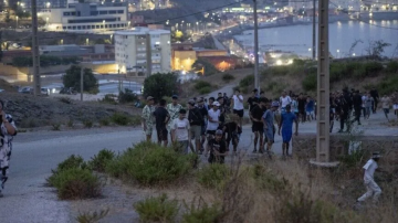 إسبانيا: وفاة 18 مهاجرا حاولوا العبور سباحة من المغرب إلى سبتة إسبانيا: وفاة 18 مهاجرا حاولوا العبور سباحة من المغرب إلى سبتة