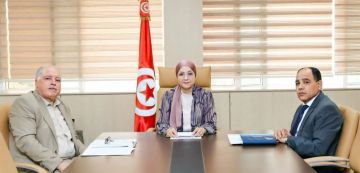وزيرة العدل في جلسة عمل مع مدير المعهد الأعلى للمحاماة الأستاذ عماد فرحات وزيرة العدل في جلسة عمل مع مدير المعهد الأعلى للمحاماة الأستاذ عماد فرحات