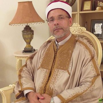 تونس.. التراجع عن إعفاء إمام انتقد أزمة الكهرباء وتدهور الخدمات في خطبة الجمعة (فيديو) تونس.. التراجع عن إعفاء إمام انتقد أزمة الكهرباء وتدهور الخدمات في خطبة الجمعة (فيديو)