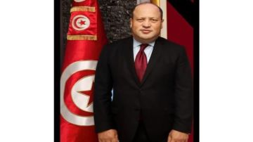 وزارة الدفاع الوطني تنعى رئيس الديوان عبد الحق الخميري وزارة الدفاع الوطني تنعى رئيس الديوان عبد الحق الخميري