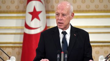 رئيس الجمهورية في زيارة غير معلنة إلى حي الانطلاقة والمنيهلة رئيس الجمهورية في زيارة غير معلنة إلى حي الانطلاقة والمنيهلة