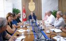 وزير الشباب والرياضة يجتمع بأعضاء المكتب الجامعي للسباحة - tn
