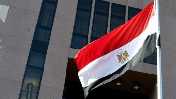 مصر تصدر بيانا شديد اللهجة ضد إسرائيل بعد غاراتها على مطار أبو الظهور السوري مصر تصدر بيانا شديد اللهجة ضد إسرائيل بعد غاراتها على مطار أبو الظهور السوري