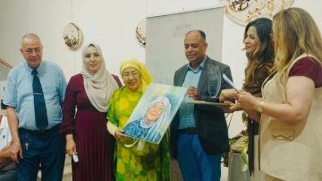 الفنانة التشكيلية هناء بوكثير تحتفي بالمرأة الفنانة التشكيلية هناء بوكثير تحتفي بالمرأة