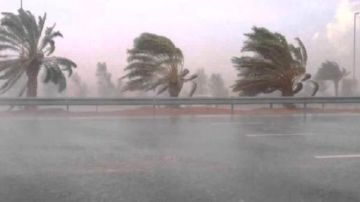 الجمعة: أمطار بهذه المناطق مع رياح قوية الجمعة: أمطار بهذه المناطق مع رياح قوية
