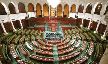 بيان ممضى من 17 نائبا بعنوان: لا يمكن إصلاح منظومة الدواء بإضعاف حق المواطن في العلاج بيان ممضى من 17 نائبا بعنوان: لا يمكن إصلاح منظومة الدواء بإضعاف حق المواطن في العلاج