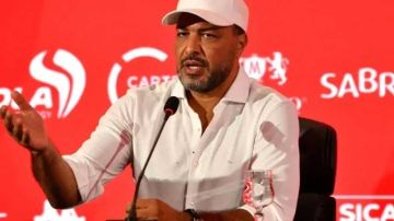 المدرب الجديد للمنتخب معين الشعباني .. الخيارات الفنية خط أحمر وسأستقيل عند حدوث أي تدخل المدرب الجديد للمنتخب معين الشعباني .. الخيارات الفنية خط أحمر وسأستقيل عند حدوث أي تدخل