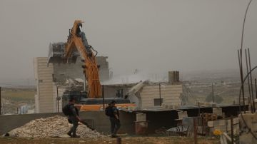 الاحتــ.ــلال يصعد من سياسة هدم وتفجير المنازل بالضفة الغربية الاحتــ.ــلال يصعد من سياسة هدم وتفجير المنازل بالضفة الغربية