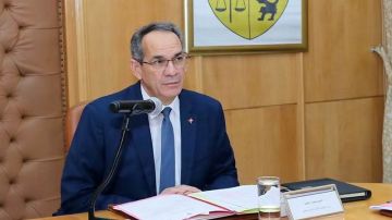وزير التعليم العالي: شرط المادة العلمية لطلبة الآداب بالتمريض يضمن كفاياتهم الأساسية وزير التعليم العالي: شرط المادة العلمية لطلبة الآداب بالتمريض يضمن كفاياتهم الأساسية