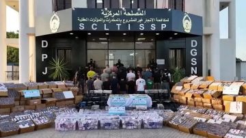 عملية هي الأكبر من نوعها .. الجزائر تضبط كميات مخدرات ضخمة عملية هي الأكبر من نوعها .. الجزائر تضبط كميات مخدرات ضخمة