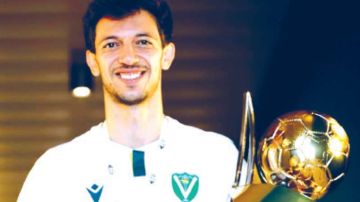 ضيف في الصيف .. اللاعب زياد العلوي.. صاحب أول هدف لساقية الدائر في الناسيونال ضيف في الصيف .. اللاعب زياد العلوي.. صاحب أول هدف لساقية الدائر في الناسيونال