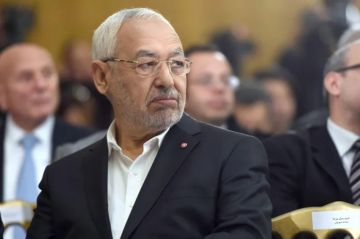 تونس.. الغنوشي يدخل إضرابا مفتوحا عن الطعام والدواء داخل المستشفى تونس.. الغنوشي يدخل إضرابا مفتوحا عن الطعام والدواء داخل المستشفى