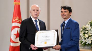 المعهد العالي للعلوم التطبيقية والتكنولوجيا بالقيروان يتوج بجائزة التميز الثقافي والرياضي المعهد العالي للعلوم التطبيقية والتكنولوجيا بالقيروان يتوج بجائزة التميز الثقافي والرياضي