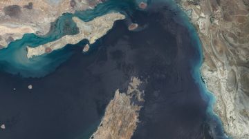  القوات الشعبية الإيرانية تتوجه بالقوارب نحو مضيق هرمز ردا على ترهات ترامب