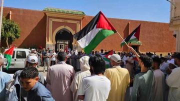الشعب المغربي ينتفض في 45 مدينة ... لا للتطبـيـع الشعب المغربي ينتفض في 45 مدينة ... لا للتطبـيـع