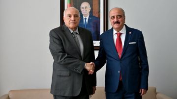 وزير الخارجية يلتقي نظيره الجزائري بنيويورك وزير الخارجية يلتقي نظيره الجزائري بنيويورك