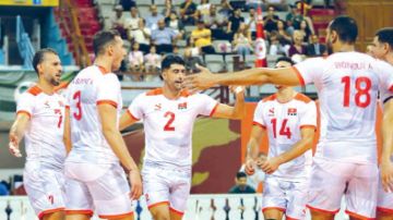 يخوض اليوم النهائي أمام الكامرون .. .منتخب الطائرة يريد الزعامة الإفريقية يخوض اليوم النهائي أمام الكامرون .. .منتخب الطائرة يريد الزعامة الإفريقية