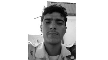 خضع لعملية هي الأولى من نوعها في مستشفى بنزرت ... رائد ضحية حادث غامض .. وعائلته تنتظر كشف الحقيقة ! خضع لعملية هي الأولى من نوعها في مستشفى بنزرت ... رائد ضحية حادث غامض .. وعائلته تنتظر كشف الحقيقة !