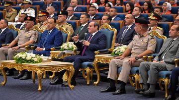 السيسي يحذر المصريين.. ما حدث في 2011 لم ينته بعد السيسي يحذر المصريين.. ما حدث في 2011 لم ينته بعد