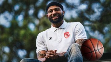 اللاعب كريس كراوفورد في النادي الإفريقي